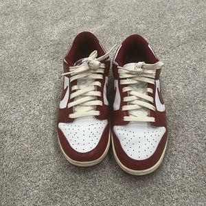 Dunk low vintage red